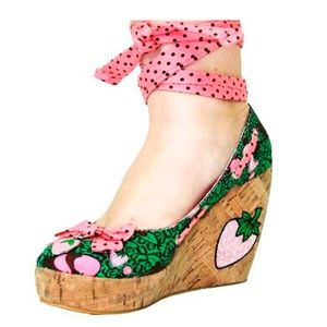 TOO FAST STRAWBERRY LADIES WEDGE